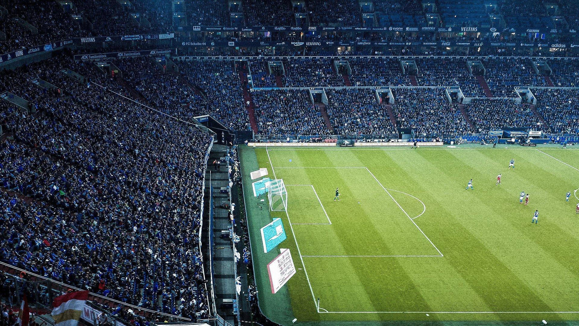 欧冠淘汰赛格局初定，意甲争冠路艰，西甲德甲诸强濒临绝境