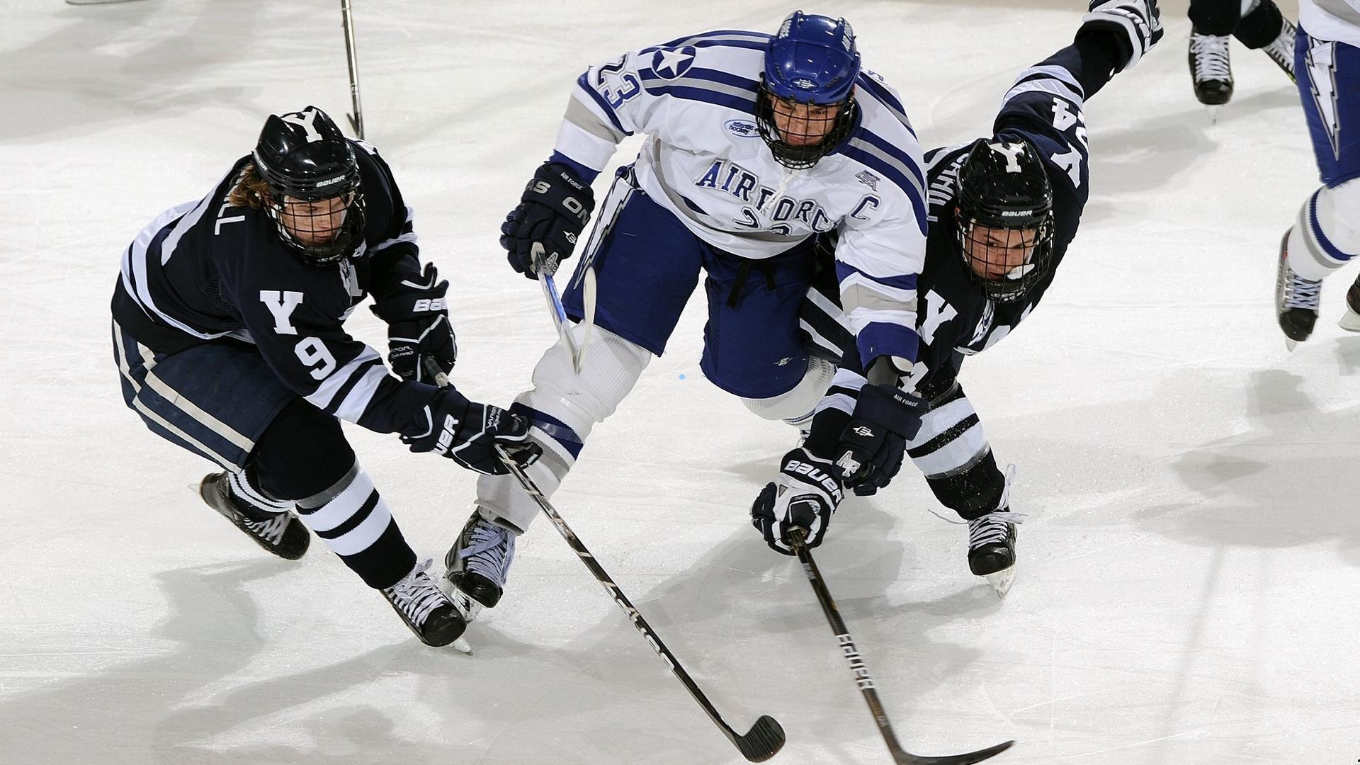 欧冠淘汰赛格局初定，意甲争冠路艰，西甲德甲诸强濒临绝境